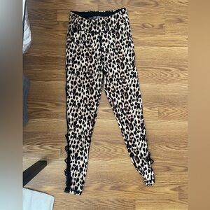 Victoria’s Secret active leopard leggings